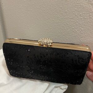 Black clutch